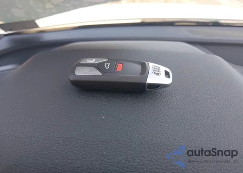 2018 Audi Q5 2.0T Premium/2.0T Tech Premium z USA, uszkodzony, nr VIN WA1BNAFY1J2211690